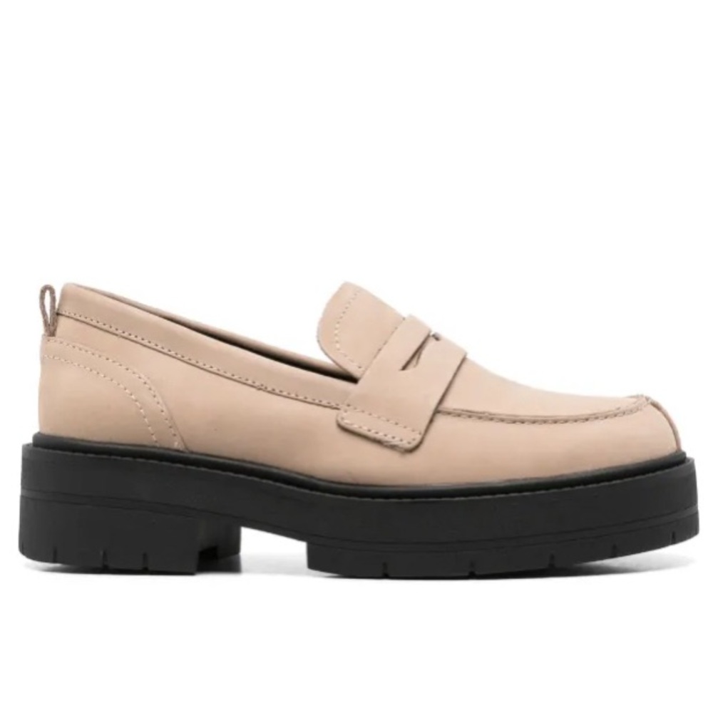 Geox Spherica Ec7 Cream Loafers